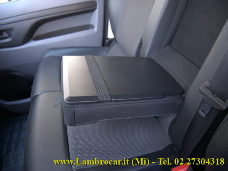 Opel Vivaro Furgone usata a Milano (4)