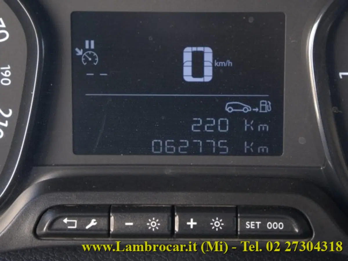 Opel Vivaro Furgone usata a Milano (6)