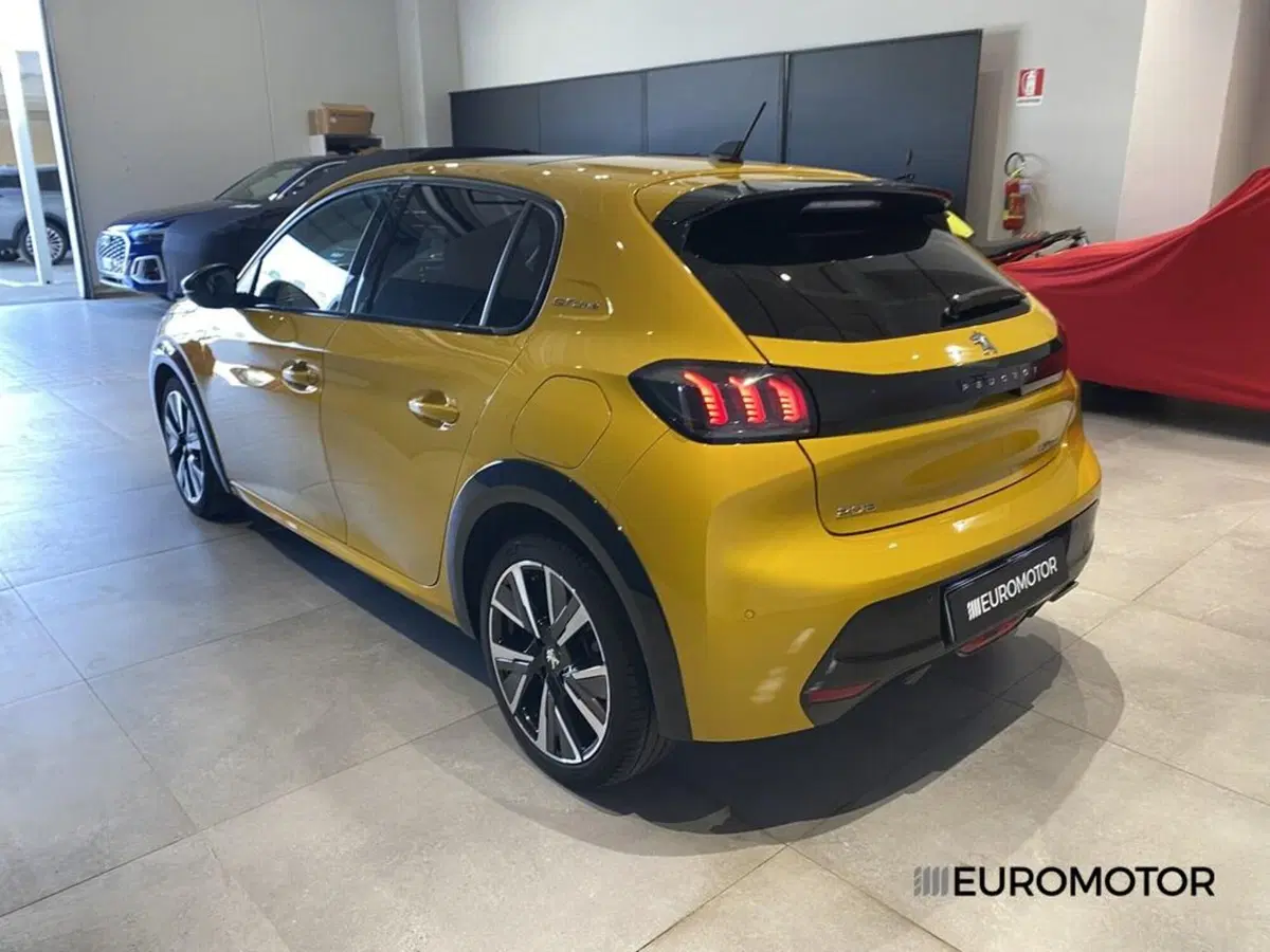 Peugeot 208 usata a Bari (10)