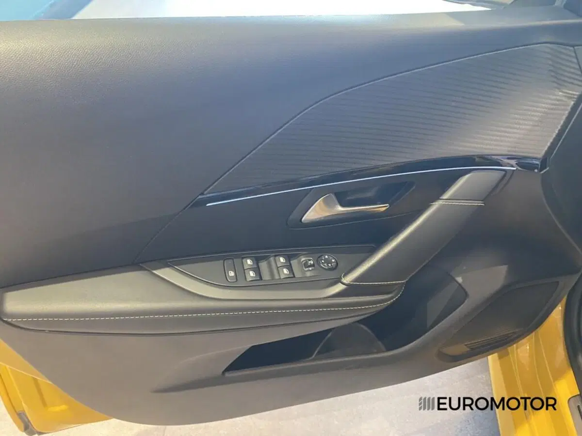 Peugeot 208 usata a Bari (13)
