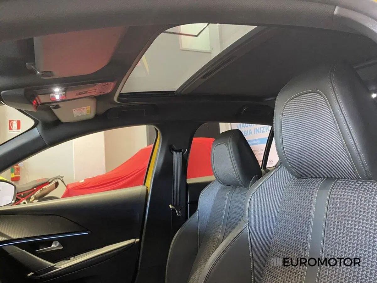 Peugeot 208 usata a Bari (15)