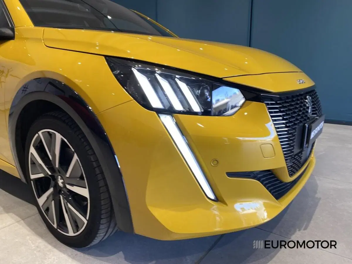 Peugeot 208 usata a Bari (4)