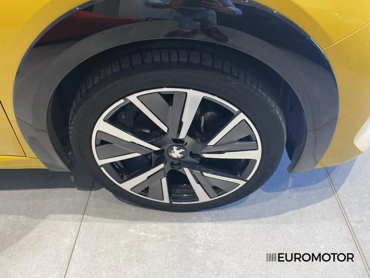 Peugeot 208 usata a Bari (5)