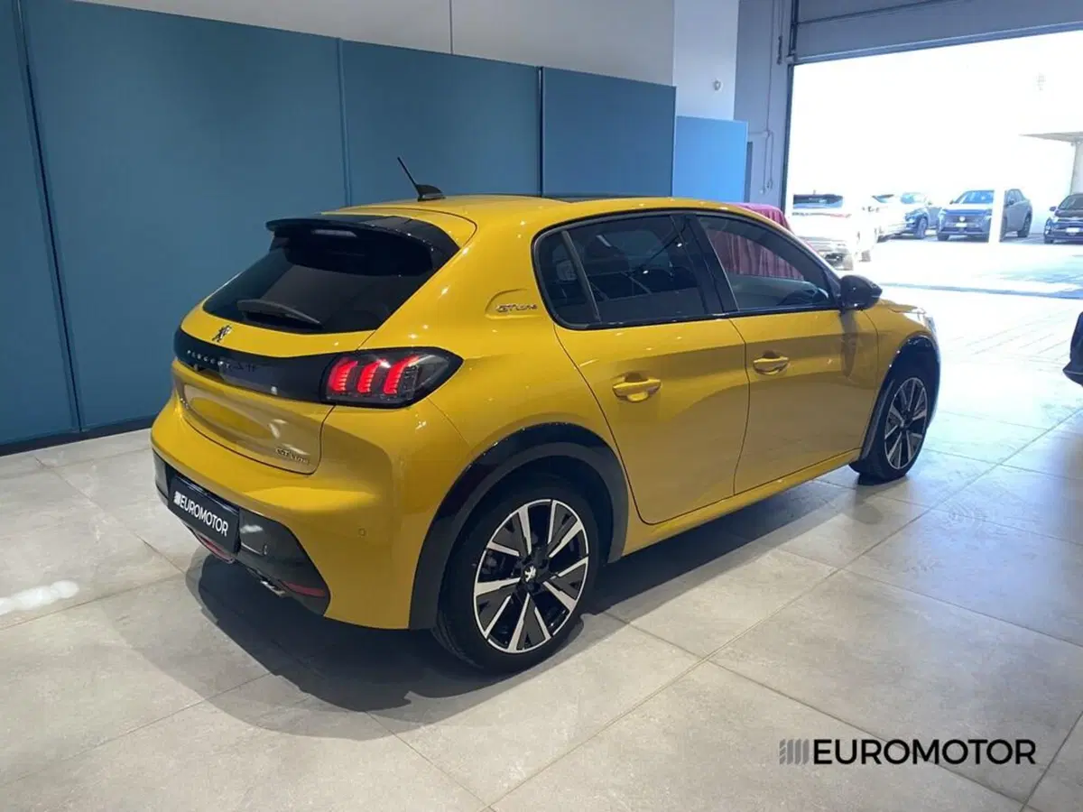 Peugeot 208 usata a Bari (8)