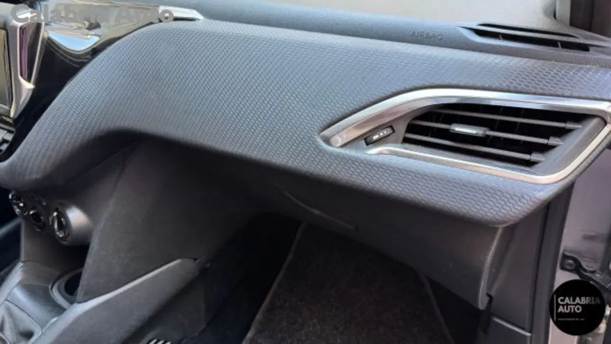 Peugeot 208 usata a Reggio Calabria (20)
