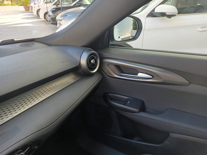 Alfa Romeo Tonale usata a Bari (15)