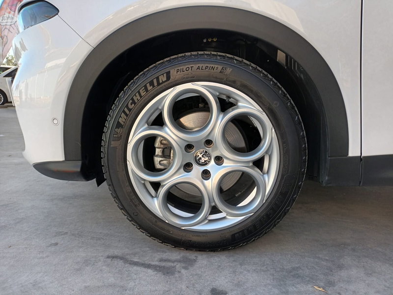 Alfa Romeo Tonale usata a Bari (4)
