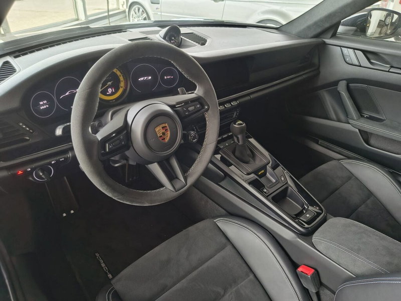 Porsche 911 Coupé nuova a Firenze (9)