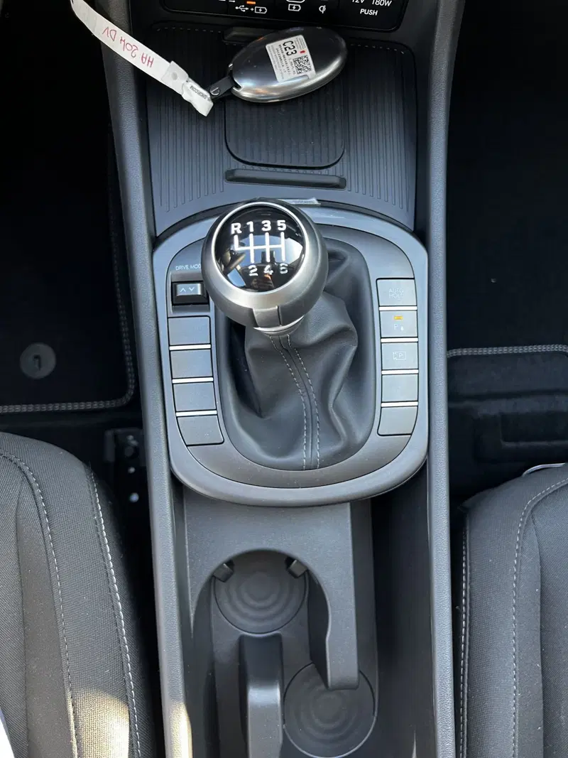 Hyundai Kona nuova a Vercelli (14)