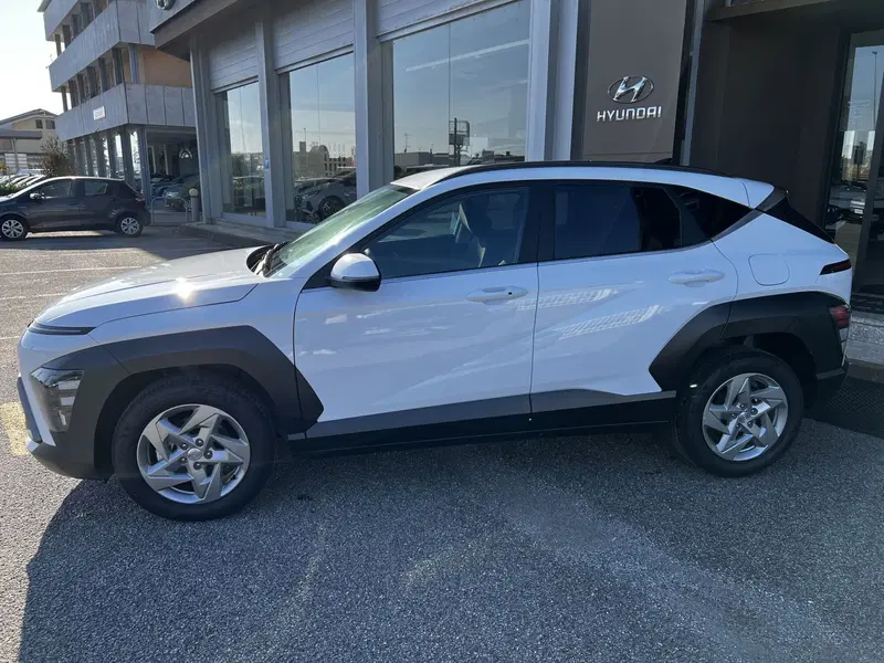Hyundai Kona nuova a Vercelli (2)