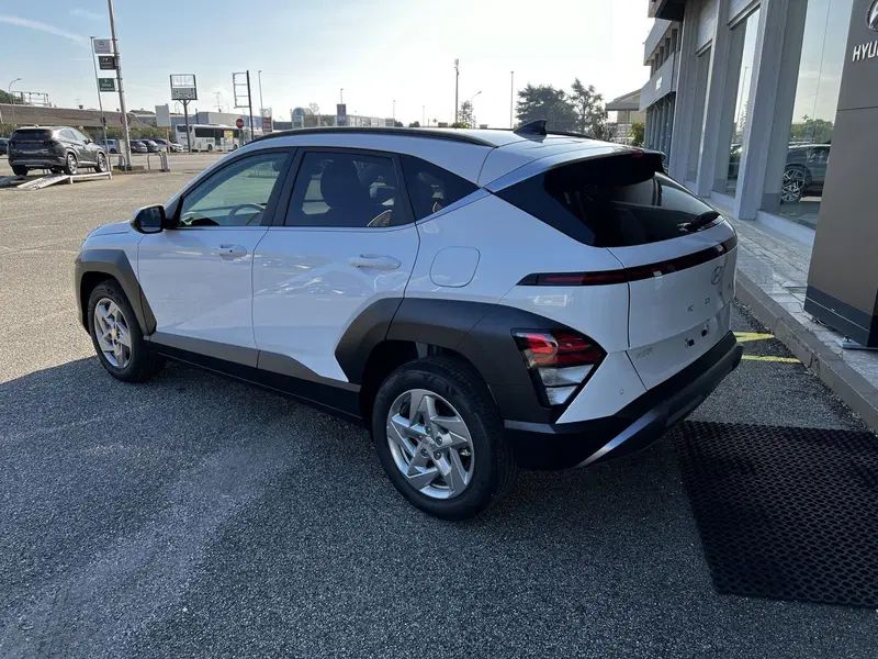 Hyundai Kona nuova a Vercelli (3)