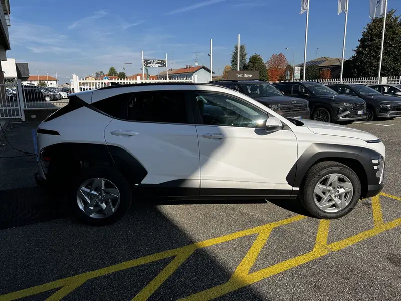 Hyundai Kona nuova a Vercelli (6)