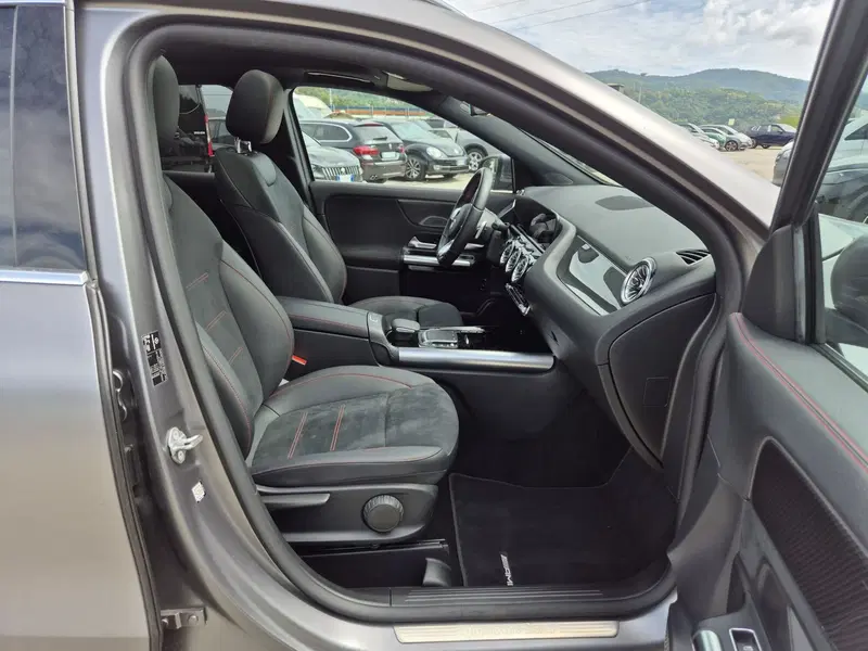 Mercedes-Benz GLA SUV usata  (9)