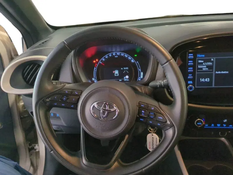 Toyota Aygo X usata a Milano (15)
