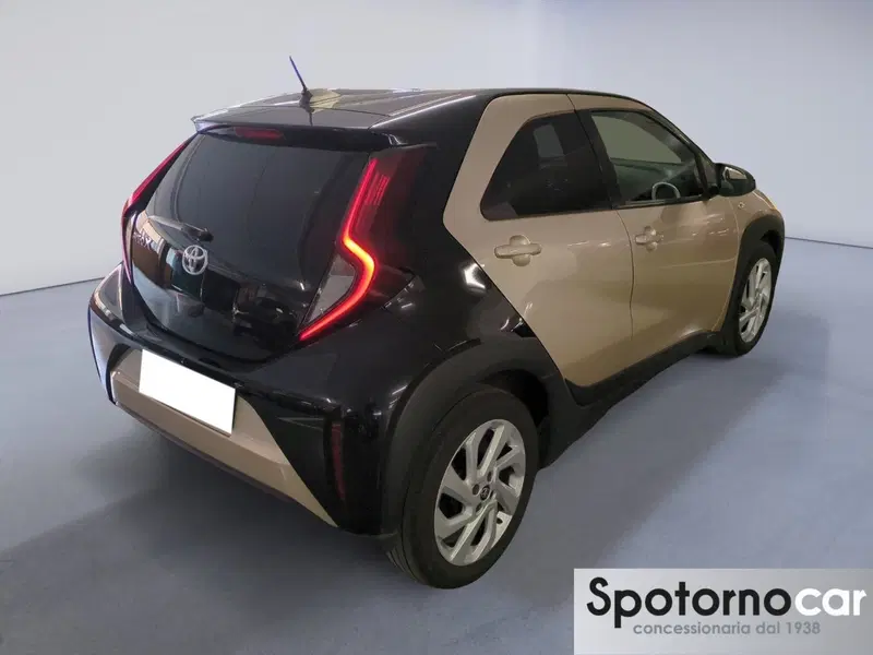 Toyota Aygo X usata a Milano (7)