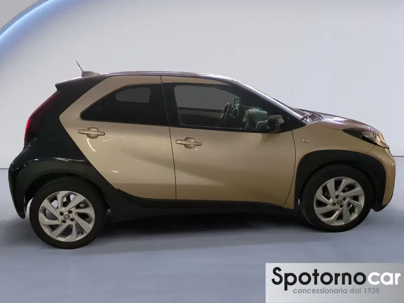 Toyota Aygo X usata a Milano (8)