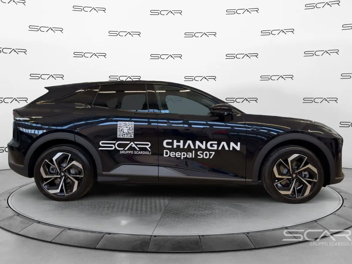 Changan Deepal S07 nuova a Livorno (5)