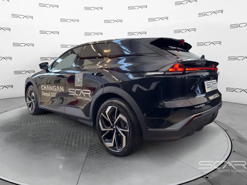 Changan Deepal S07 nuova a Livorno (7)