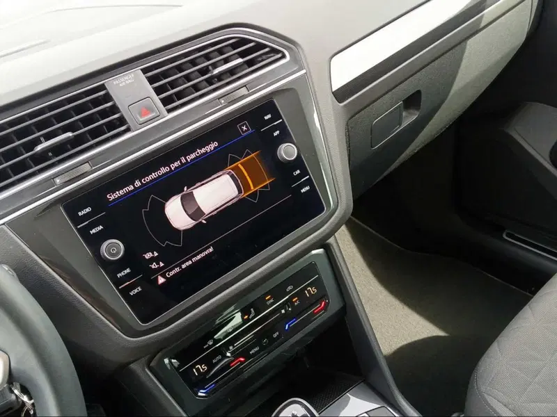 Volkswagen Tiguan usata a Livorno (14)