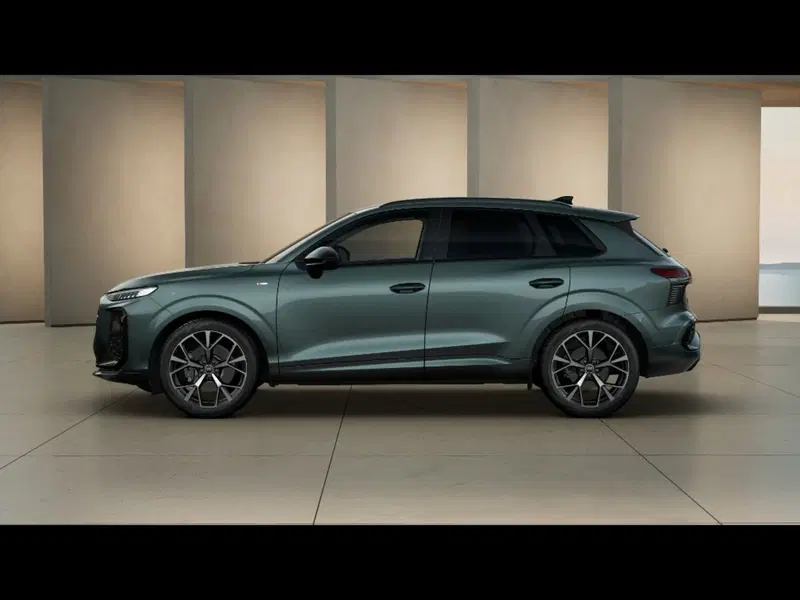 Audi Q3 Sportback nuova a Livorno (2)