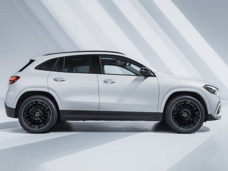 Mercedes-Benz GLA SUV nuova a Siena (6)