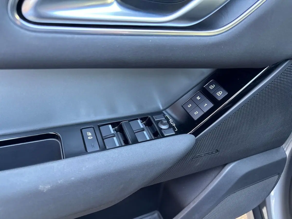 Land Rover Range Rover Velar usata a Pescara (12)