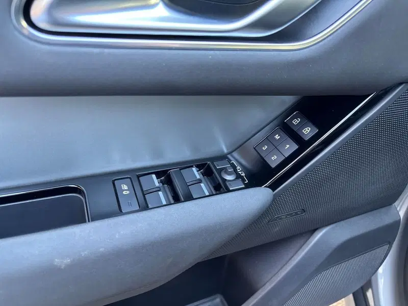 Land Rover Range Rover Velar usata a Pescara (12)