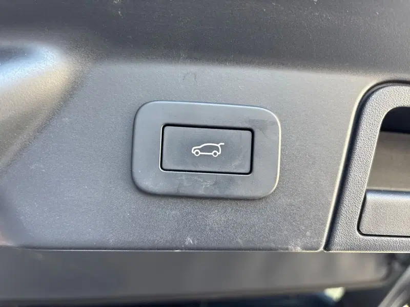 Land Rover Range Rover Velar usata a Pescara (14)
