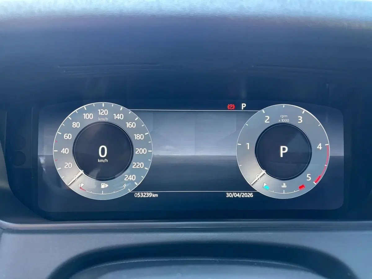 Land Rover Range Rover Velar usata a Pescara (9)