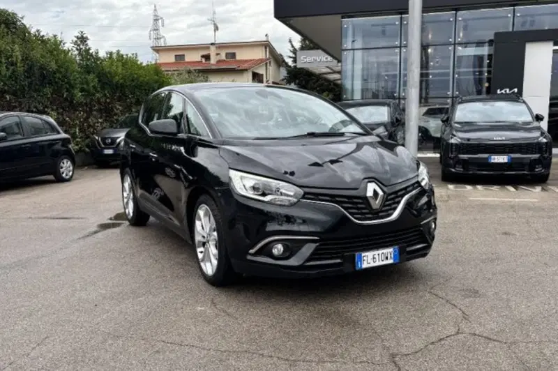 Renault Scenic E-Tech Electric usata a Latina