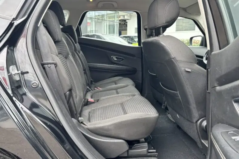 Renault Scenic E-Tech Electric usata a Latina (10)