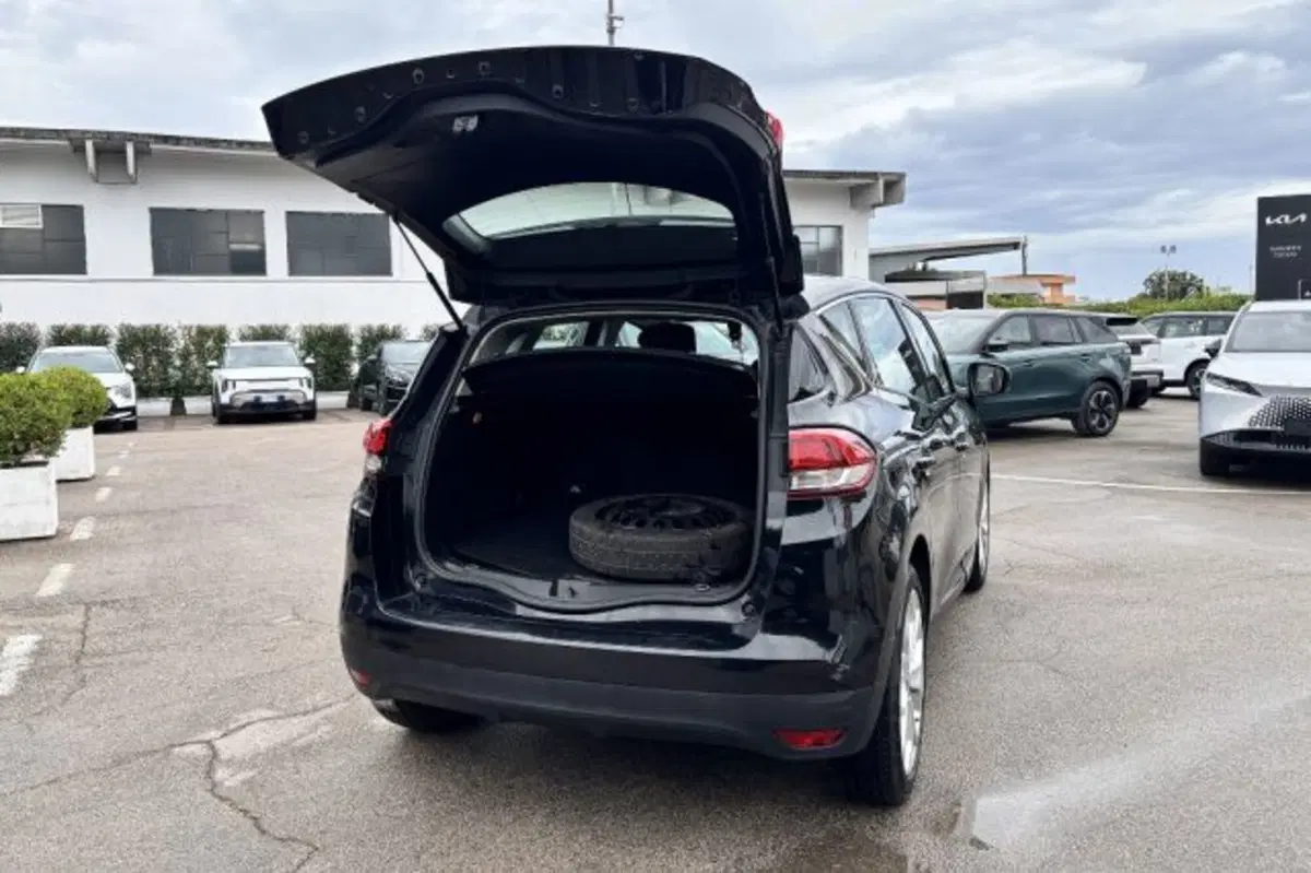 Renault Scenic E-Tech Electric usata a Latina (7)