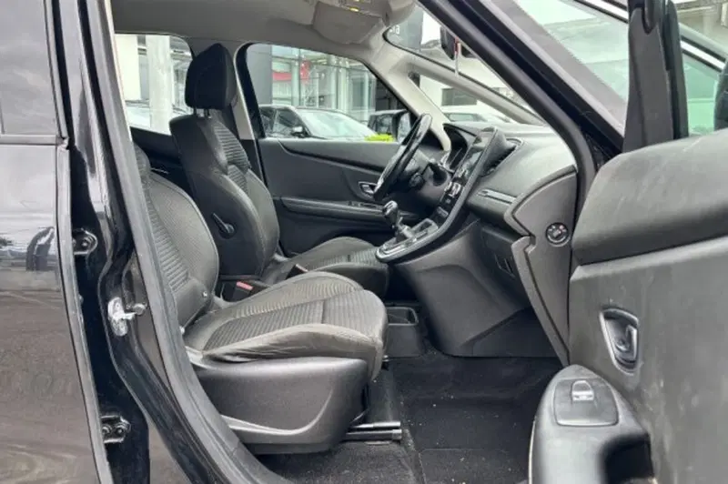 Renault Scenic E-Tech Electric usata a Latina (8)