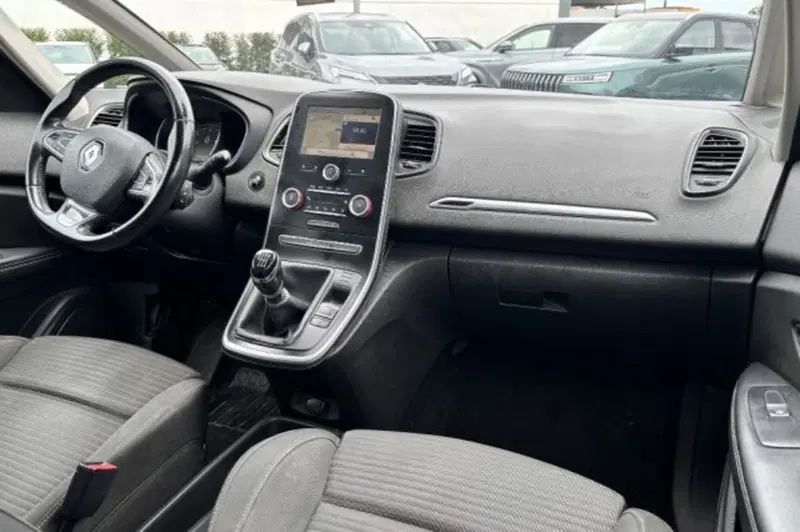 Renault Scenic E-Tech Electric usata a Latina (9)