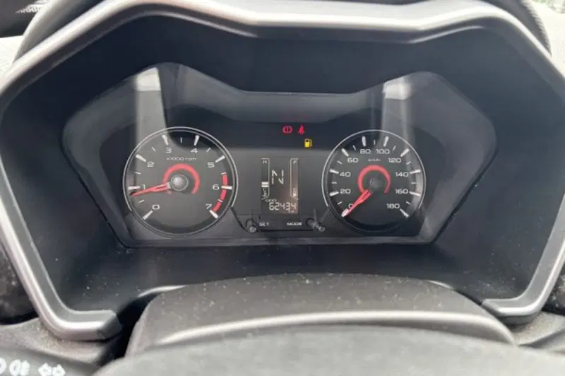 Mahindra KUV100 usata a Latina (13)