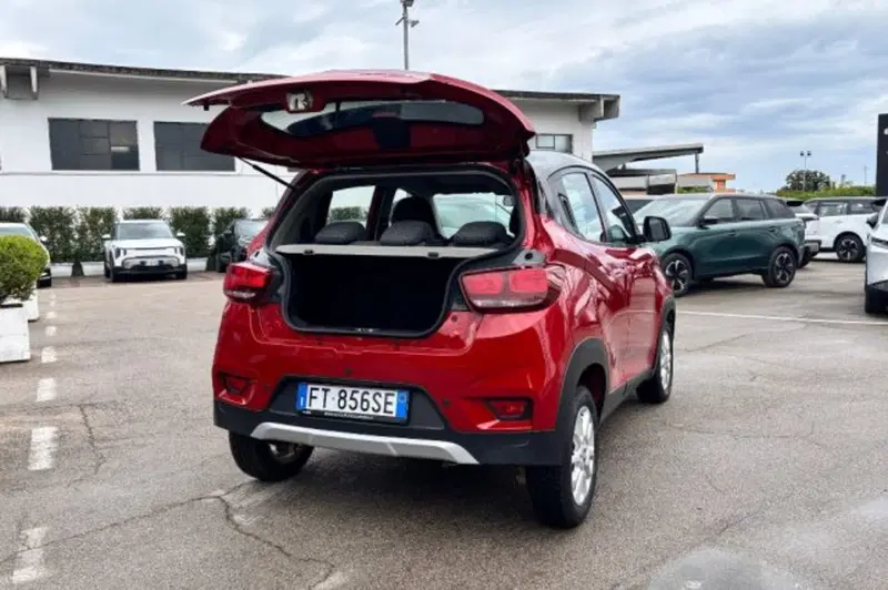 Mahindra KUV100 usata a Latina (7)