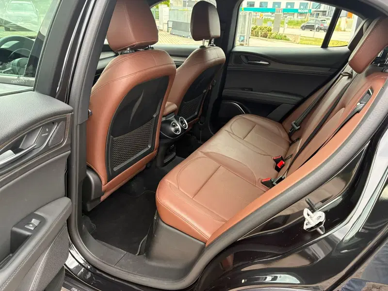 Alfa Romeo Stelvio usata a Chieti (7)