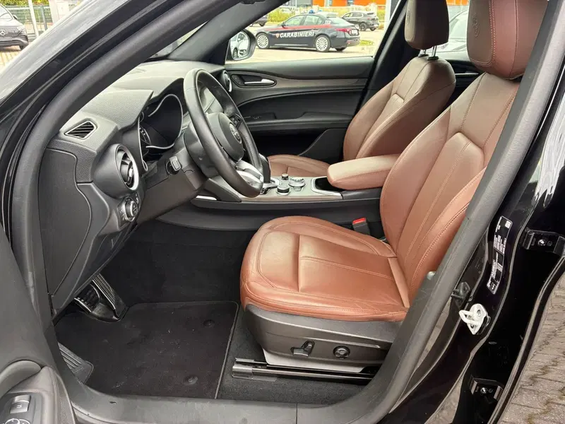 Alfa Romeo Stelvio usata a Chieti (8)