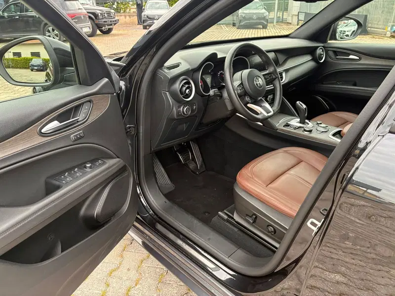 Alfa Romeo Stelvio usata a Chieti (9)