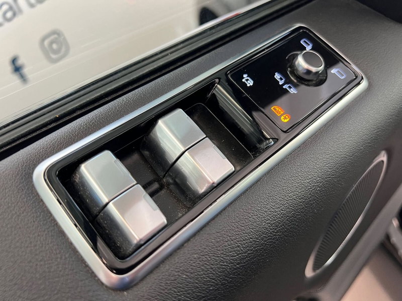 Land Rover Range Rover Sport usata a Bari (13)