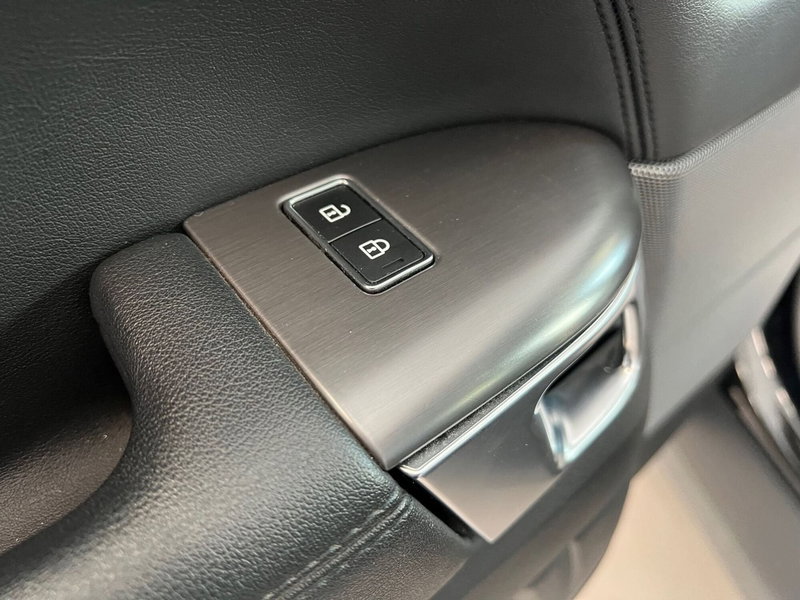 Land Rover Range Rover Sport usata a Bari (14)