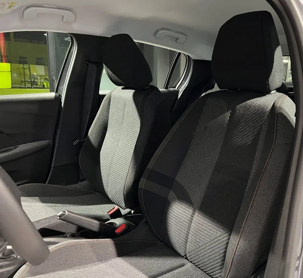 Peugeot 208 nuova a Bari (13)