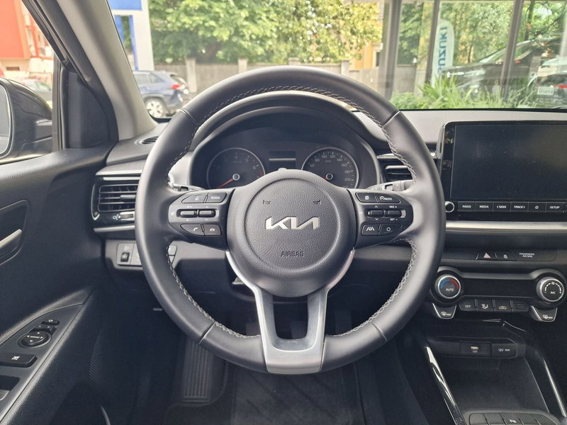 Kia Stonic usata a Milano (10)