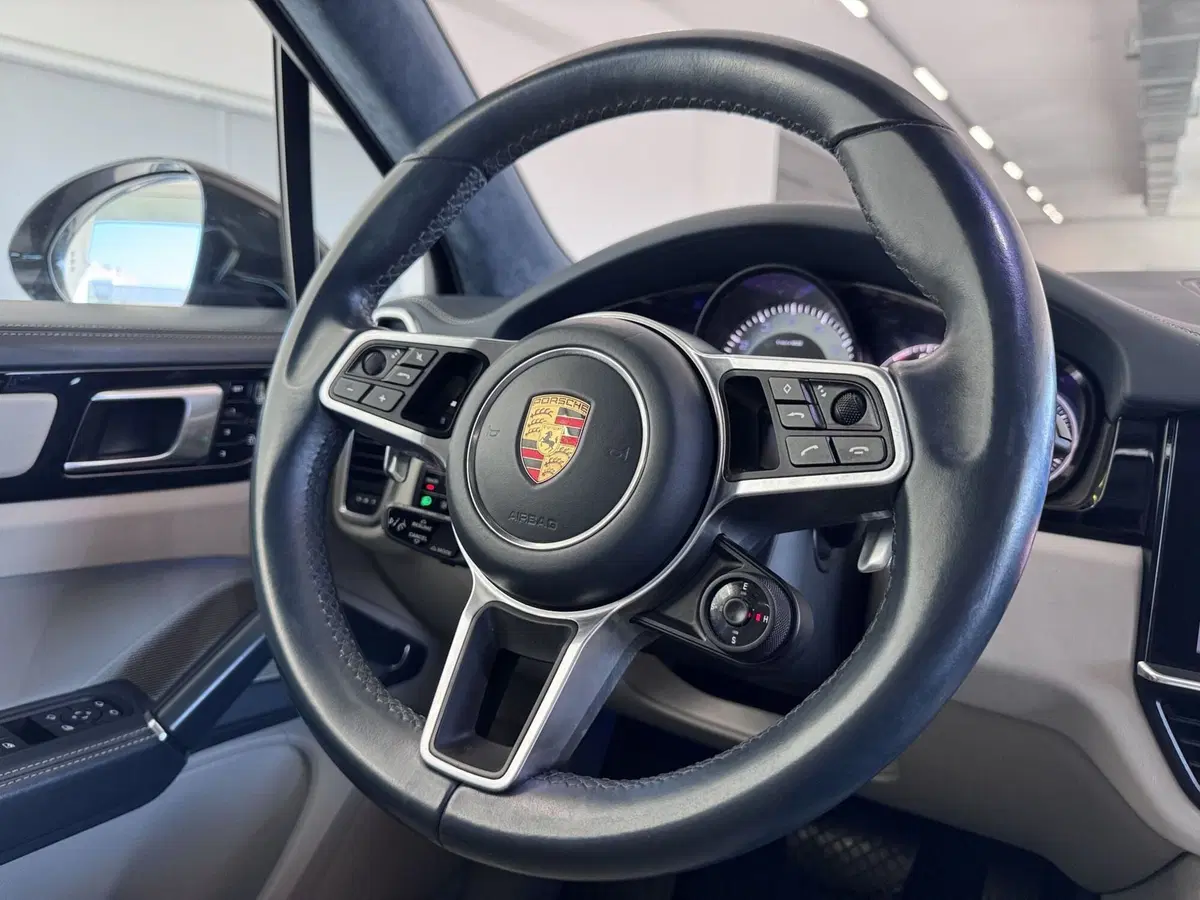 Porsche Cayenne usata a Messina (16)