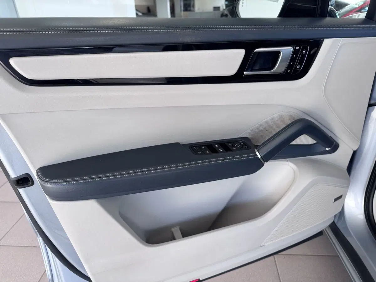 Porsche Cayenne usata a Messina (7)