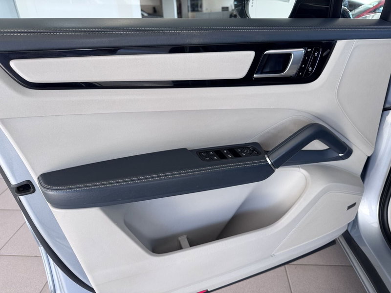 Porsche Cayenne usata a Messina (7)
