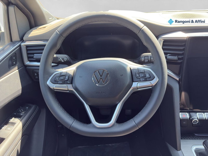 Volkswagen Amarok nuova a Mantova (12)
