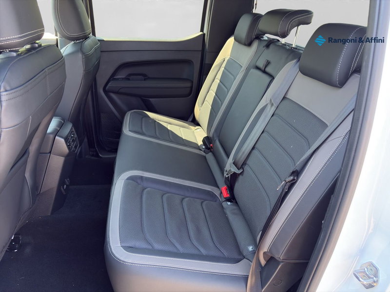 Volkswagen Amarok nuova a Mantova (14)