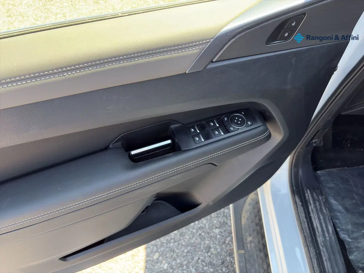 Volkswagen Amarok nuova a Mantova (20)