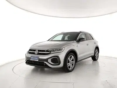 Volkswagen T-Roc 1.0 TSI R-Line del 2023 usata a Torre Annunziata